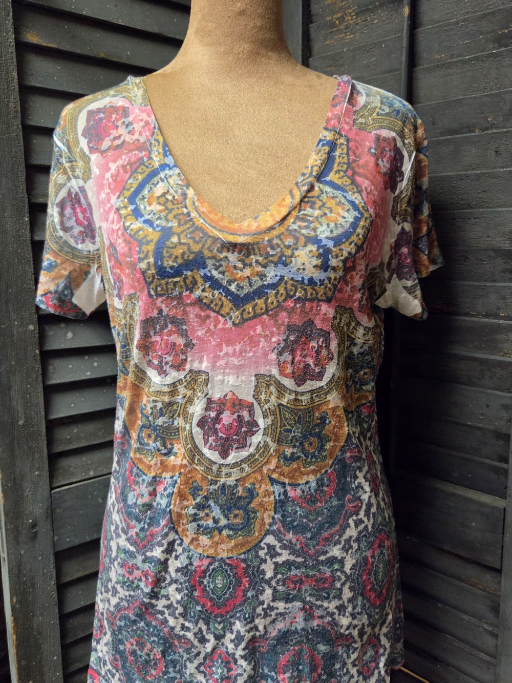 Mossimo Supply Co. Multicolor V-Neck Medallion Print Short Sleeve Top